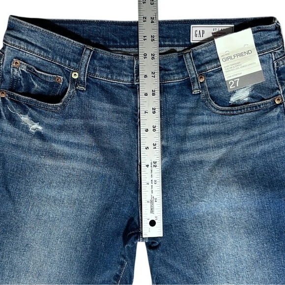 GAP Girlfriend Mid Rise Jeans sz 27/4 Tall Medium Wash Cuffed Raw Hem Stretch - Picture 5 of 11